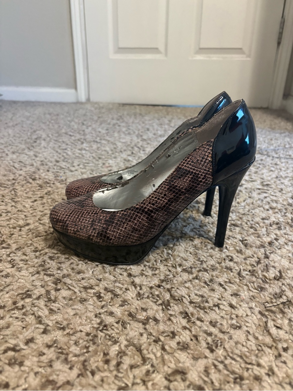 Guess Brown Snakeskin-Texture Platform Pumps with Black Patent Heel